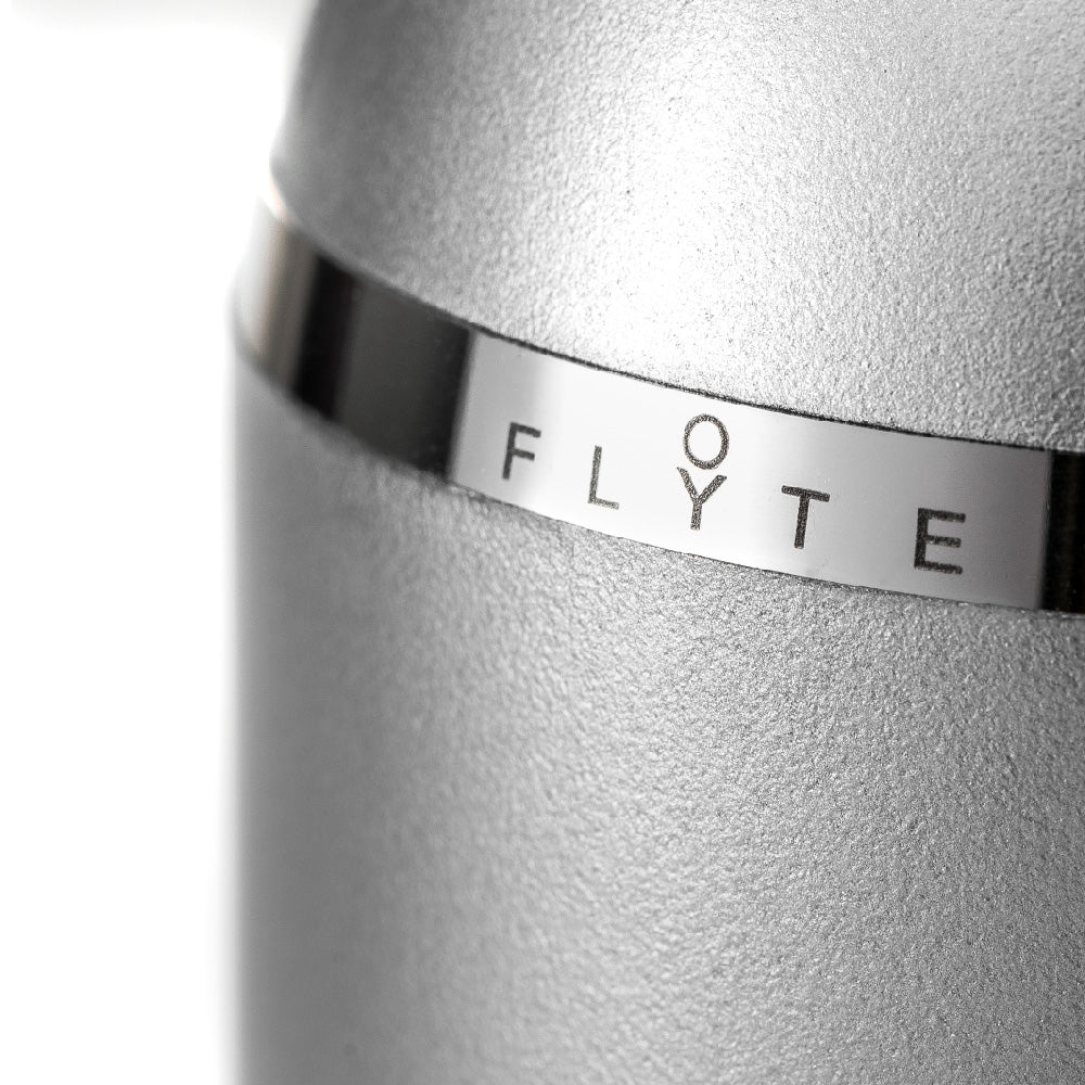FLYTE Levitating light bulb - Nikola cup detail
